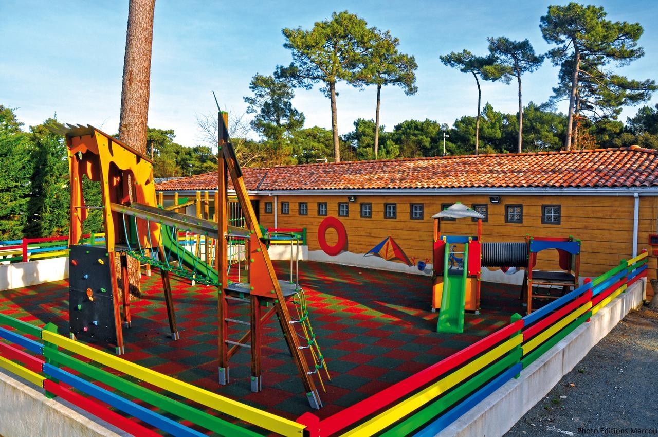 Camping Le Dauphin Hotel Saint-Georges-de-Didonne Buitenkant foto