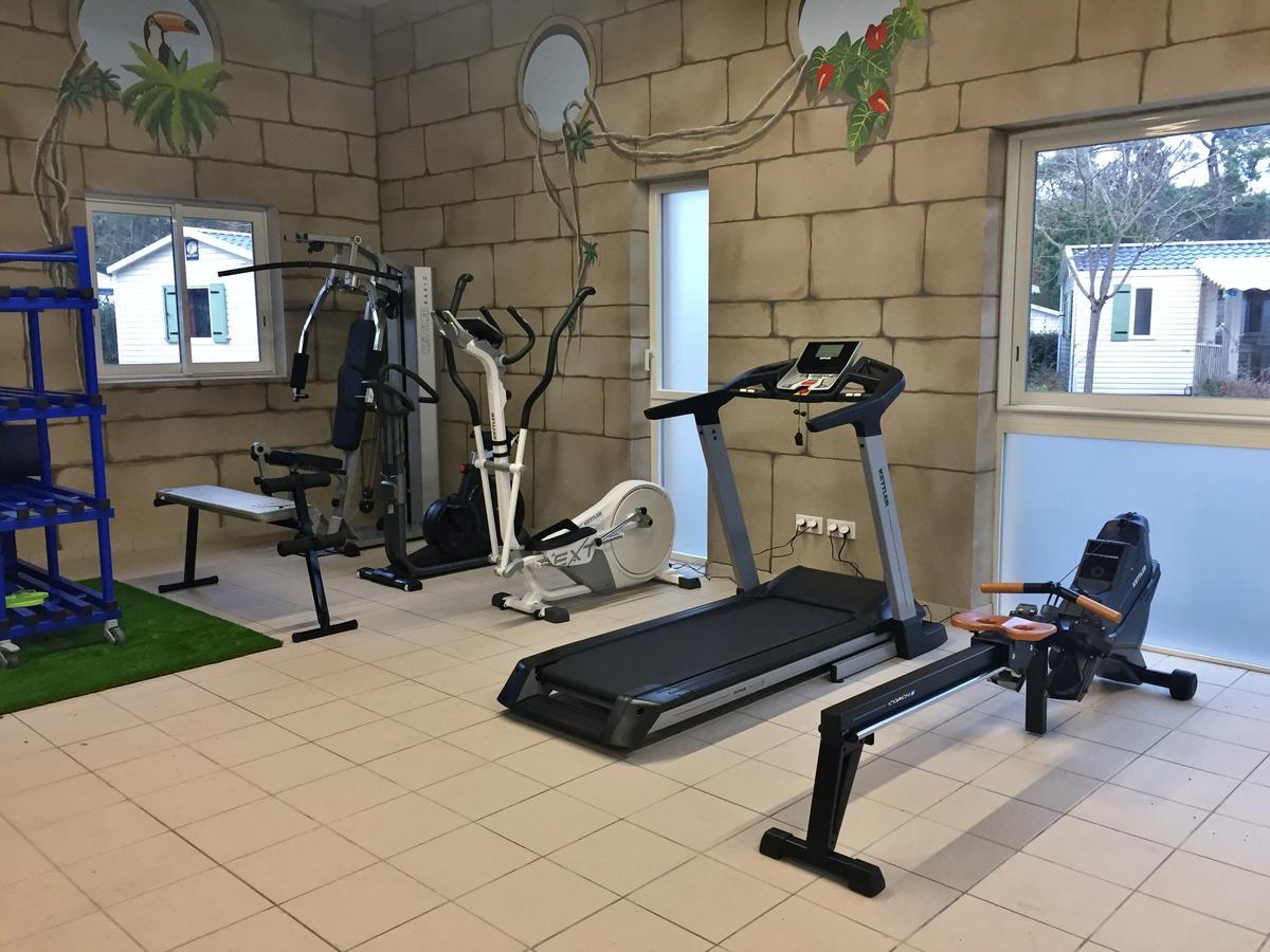 Camping Le Dauphin Hotel Saint-Georges-de-Didonne Buitenkant foto