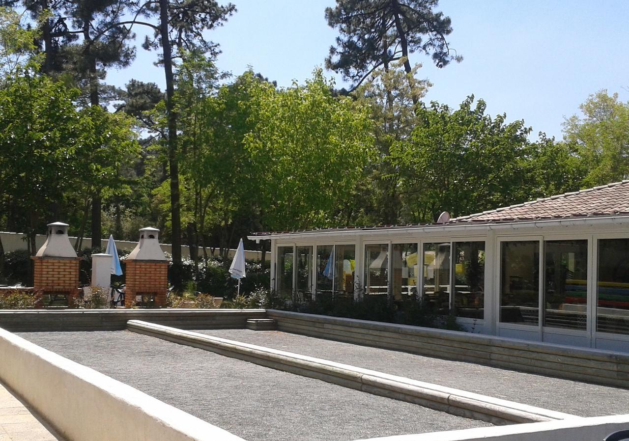 Camping Le Dauphin Hotel Saint-Georges-de-Didonne Buitenkant foto