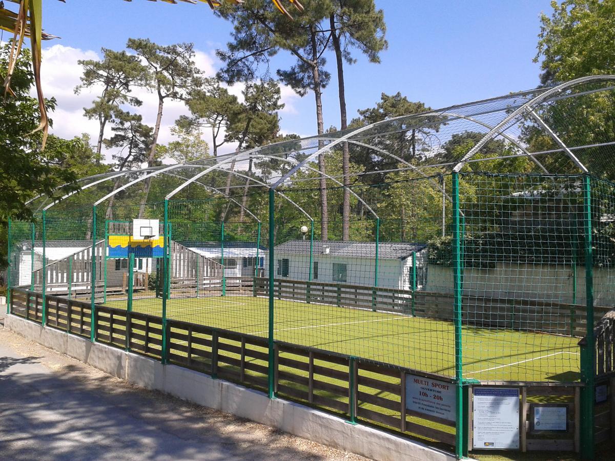 Camping Le Dauphin Hotel Saint-Georges-de-Didonne Buitenkant foto